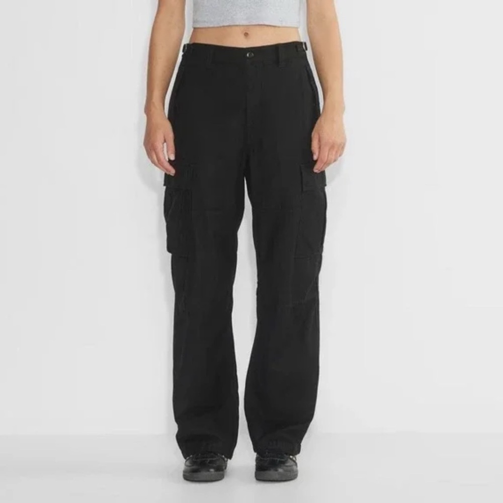 TNA Aritzia Black high rise cargo Pants